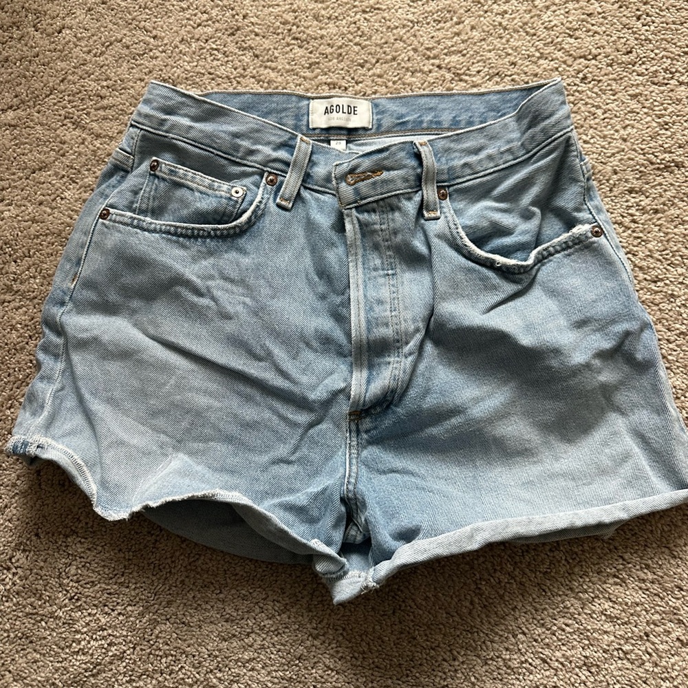 agolde dee denim shorts in hazard